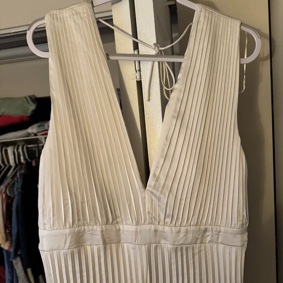 The A&F Giselle Pleated Jumpsuit - Picture 3 of 7